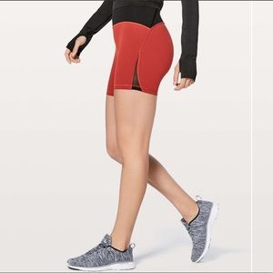 EUC Lululemon Train Times Short 6” Bonfire 🔥